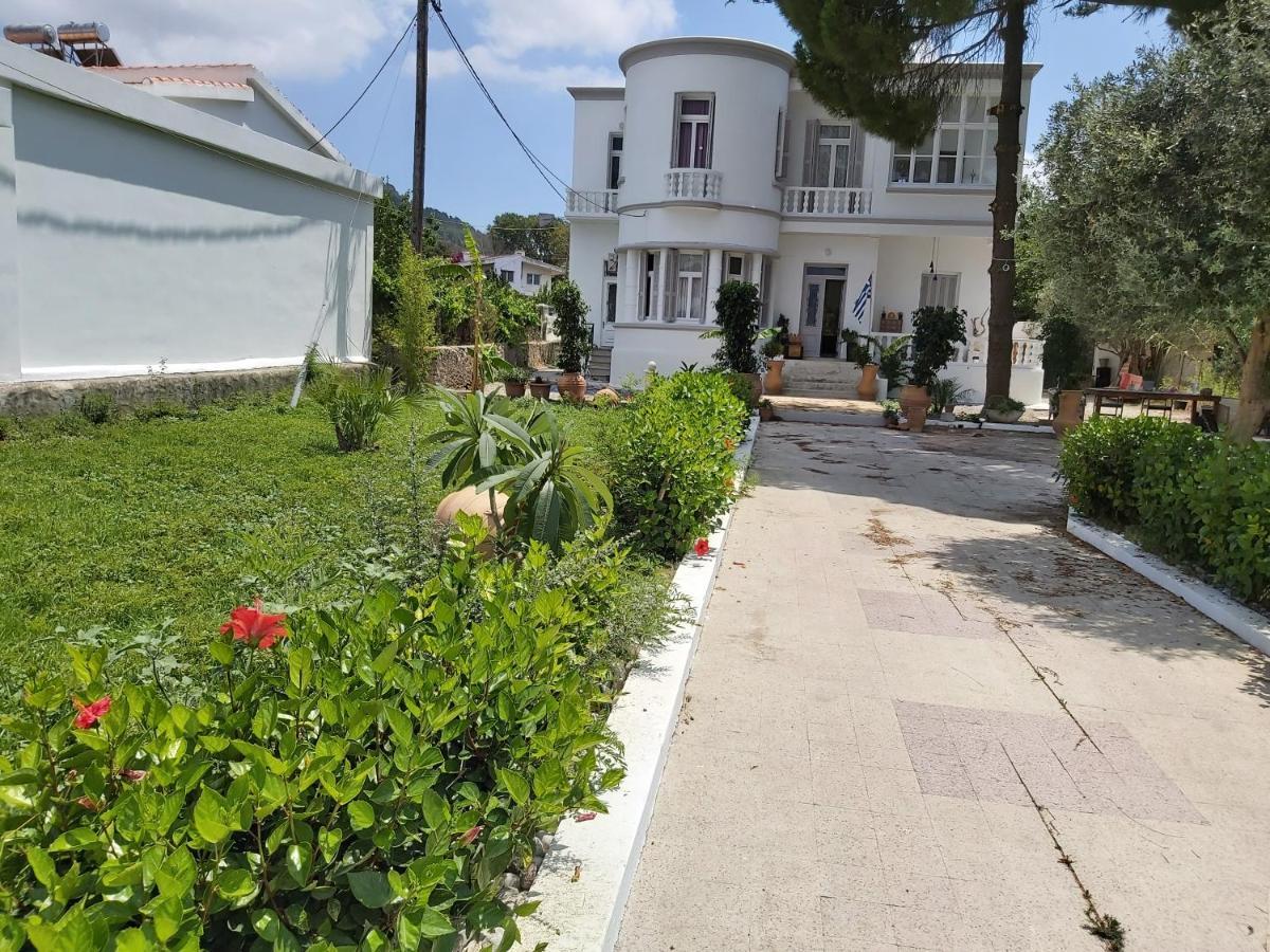 Tower Traditional Pool Villa Kremastí 外观 照片