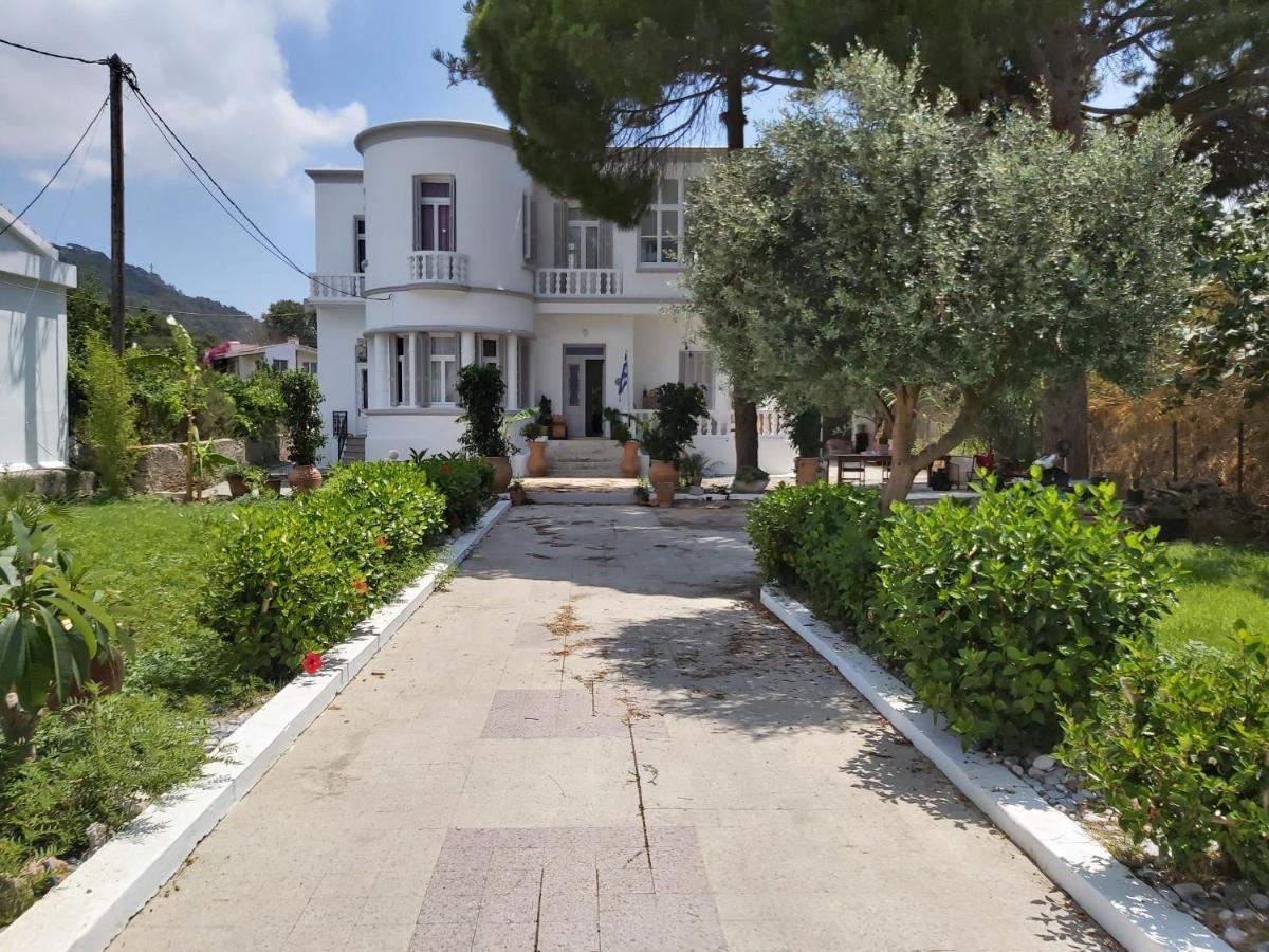 Tower Traditional Pool Villa Kremastí 外观 照片